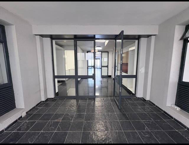 750M² OFFICE TO LET IN FOURWAYS